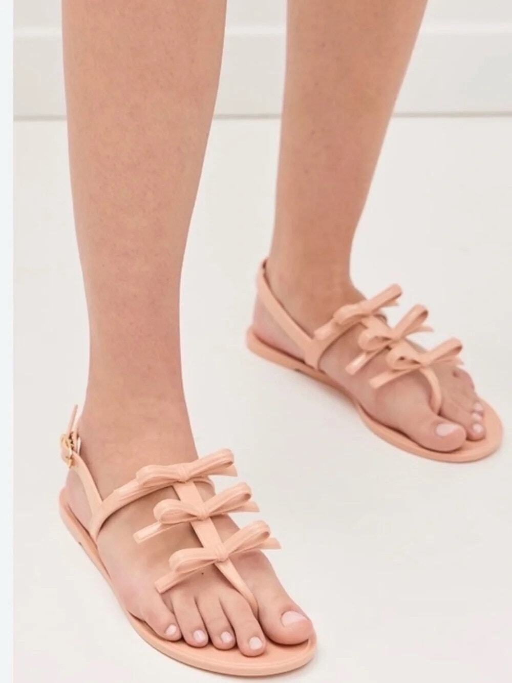 Stuart Weitzman Felicity Multi Bow Jelly Sandals In Poudre Size 9